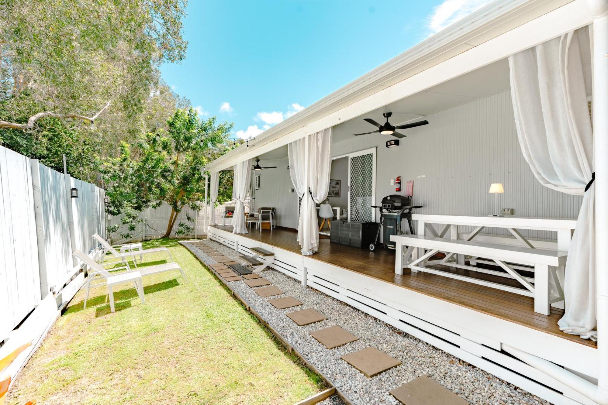 Private Outdoor Spa, Fire Pit, Cinema Room - The Cottage Coolum Beach Luaran gambar